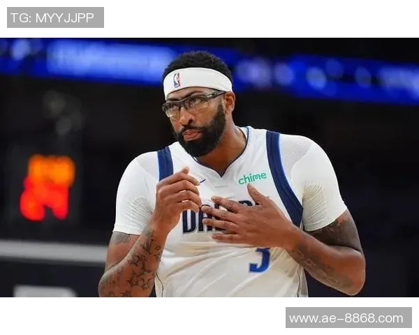 浓眉称赞文班投篮能力认为防守者只能祈祷他失手