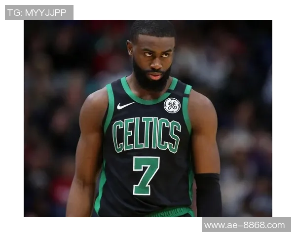 杰伦布朗全能表现助力球队胜利砍下35分5板5助1断展现领袖风范