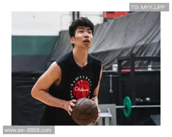 余嘉豪西乙第二战仅出手两次却贡献4分4板助球队迎来赛季首胜