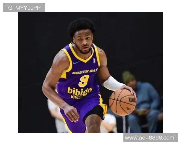 夸梅：布朗尼若想首发需提升接球投篮能力不能只依赖老爸的三分训练