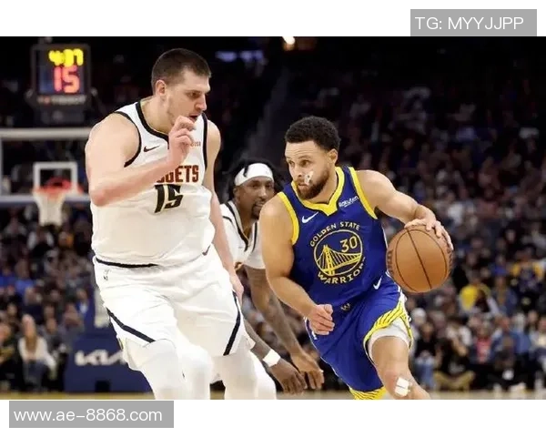 约基奇追平大O成NBA历史单场35分15篮板10助攻纪录的传奇时刻