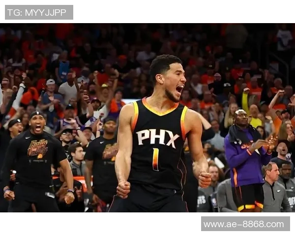 布克首节失准后强势反弹半场贡献13分4助攻助队逆转局势